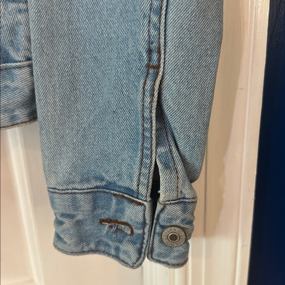Women’s Denim Co. Light Blue Hand Painted Anime Sailor Moon Denim Jacket Size 2 - Picture 8 of 8